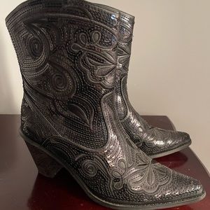 Sparkly cowboy boots
